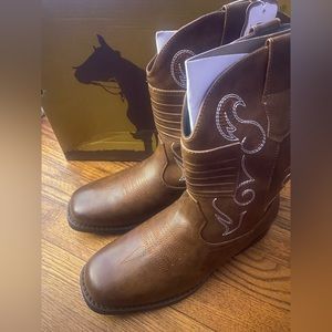 ILV cowboy boots men’s size 8 western wear -NEW